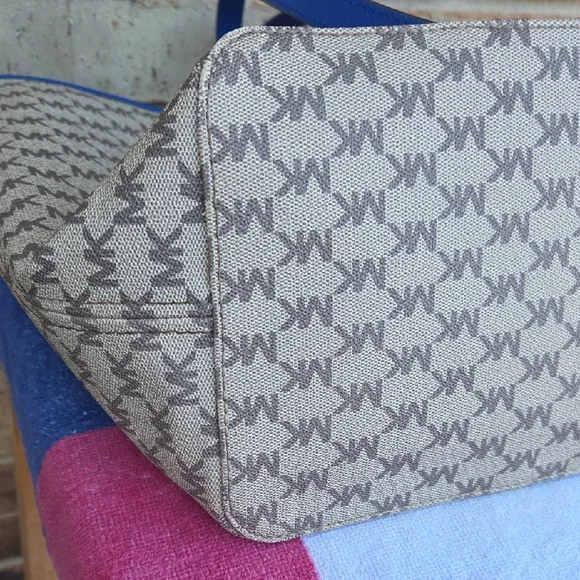 Michael Kors Signature Tote in Blue and Tan - Picture 4 of 16